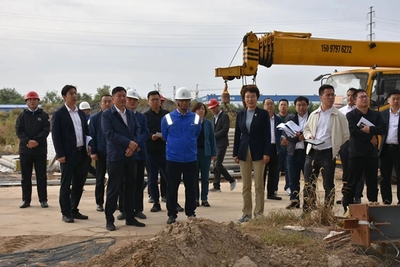 邢臺(tái)經(jīng)濟(jì)開(kāi)發(fā)區(qū)領(lǐng)導(dǎo)商黎英調(diào)研重點(diǎn)項(xiàng)目